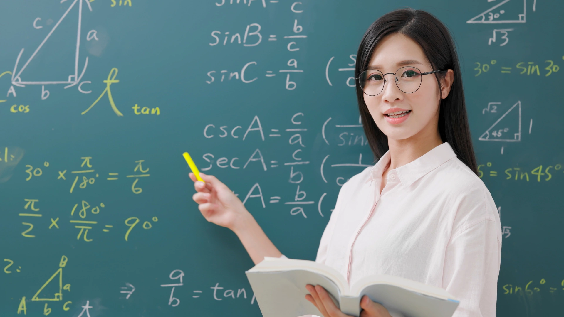 Photo Hướng Dẫn Chi Tiết Marketing Online Cho Giáo Viên: Thiết Kế Bộ Nhận Diện, Chụp Ảnh, Sản Xuất Video TVC, Xây Dựng Thương Hiệu, Tối Ưu SEO, Và Quảng Cáo Trên Facebook, Instagram, Google, Tiktok 2