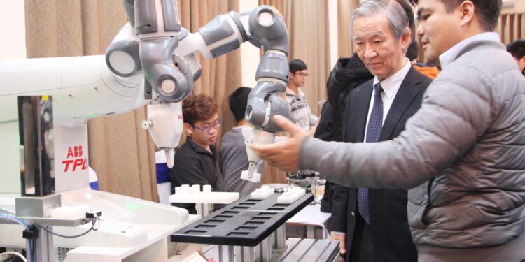 Marketing Online Robot: Xây Dựng Bộ Nhận Diện Thương Hiệu Toàn Diện và Chiến Lược Hiệu Quả [2025]